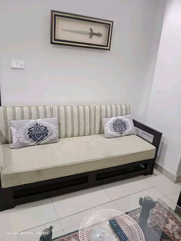 Fully Furnished One Bedroom Apartment Available For Rent In Square Commercial. 7