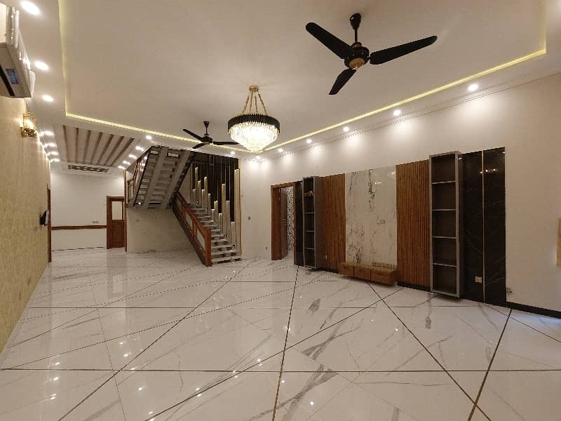Stunning Corner 33 Marla House In Bahria Town Phase 8 - Club City Available 1