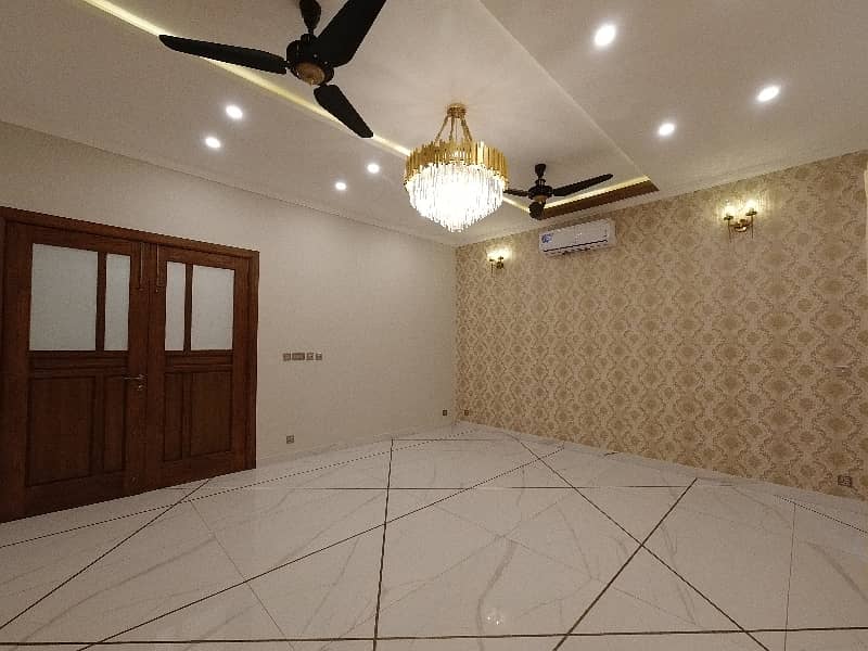 Stunning Corner 33 Marla House In Bahria Town Phase 8 - Club City Available 7