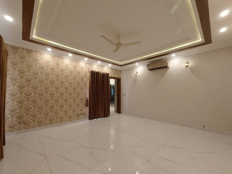 Stunning Corner 33 Marla House In Bahria Town Phase 8 - Club City Available 8