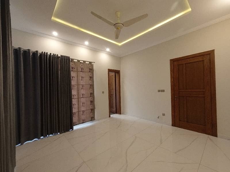 Stunning Corner 33 Marla House In Bahria Town Phase 8 - Club City Available 14