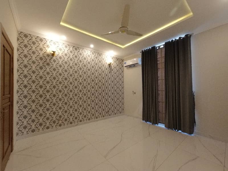 Stunning Corner 33 Marla House In Bahria Town Phase 8 - Club City Available 15