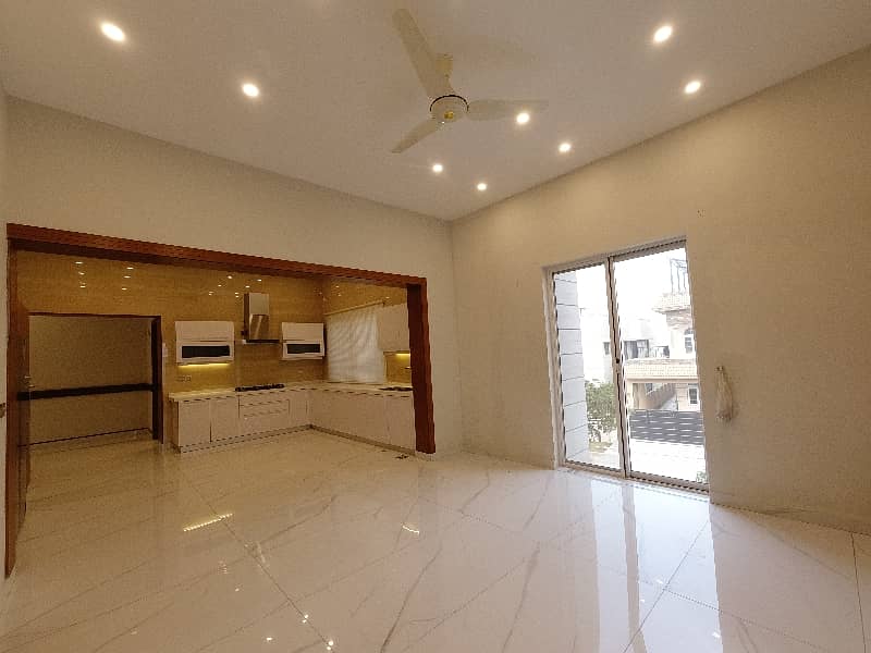 Stunning Corner 33 Marla House In Bahria Town Phase 8 - Club City Available 18