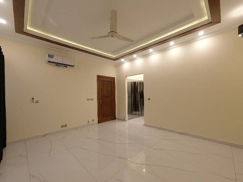 Stunning Corner 33 Marla House In Bahria Town Phase 8 - Club City Available 27