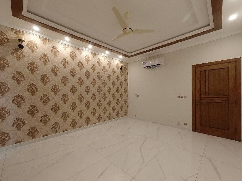 Stunning Corner 33 Marla House In Bahria Town Phase 8 - Club City Available 32