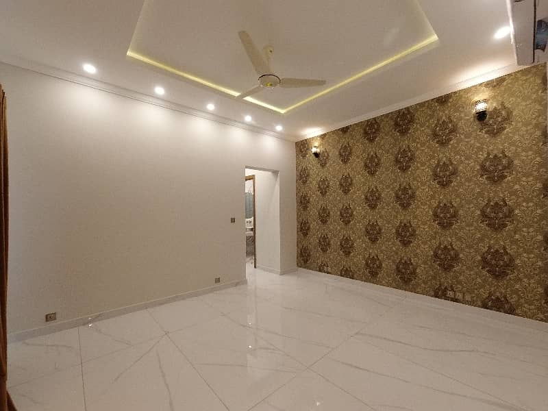 Stunning Corner 33 Marla House In Bahria Town Phase 8 - Club City Available 34