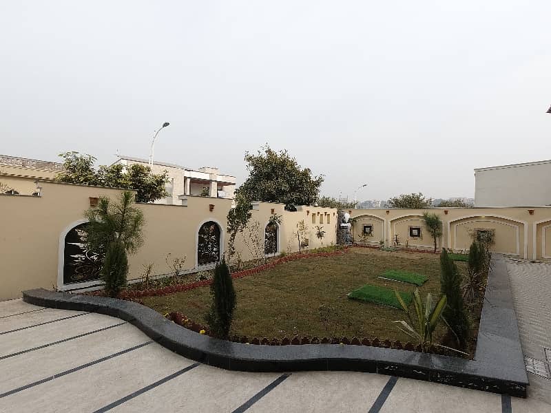 On Excellent Location 2 Kanal House For Sale In Bahria Spring North 22