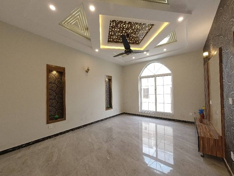 On Excellent Location 2 Kanal House For Sale In Bahria Spring North 36