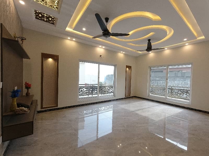 On Excellent Location 2 Kanal House For Sale In Bahria Spring North 40