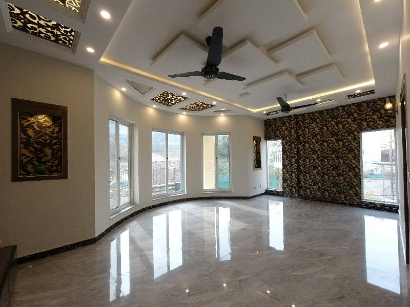 On Excellent Location 2 Kanal House For Sale In Bahria Spring North 44