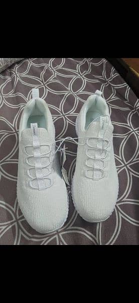 Skechers white style charlize for women 7 size 3