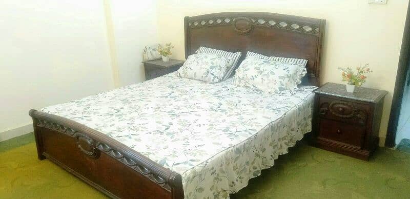 Bed Set/ double bed complete set/ bedroom furniture / dressing table 1