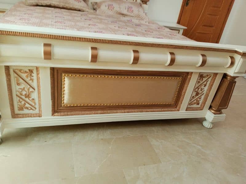 pure wooden chinyoti bed 0