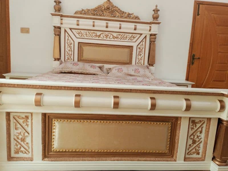 pure wooden chinyoti bed 4