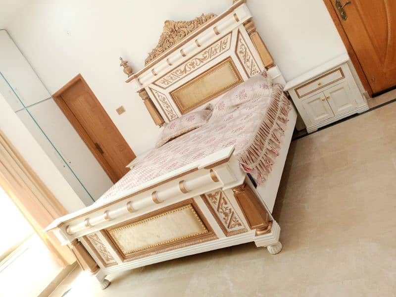 pure wooden chinyoti bed 7
