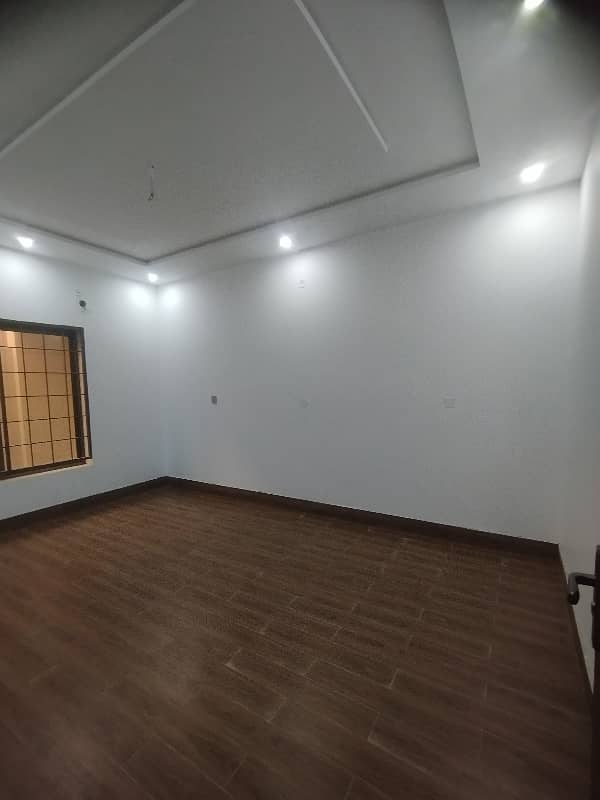 1 Kanal Beautiful Independence House Available For Rent 13
