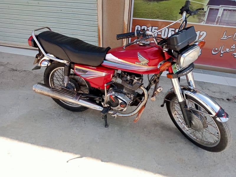 Genuine Bike Never got into accident ever. On my name. Urgent sell 9