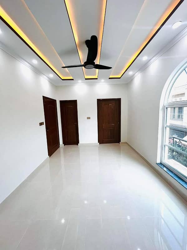 5 Marla Elegant House For Sale In Prime Location Of Lahore 12