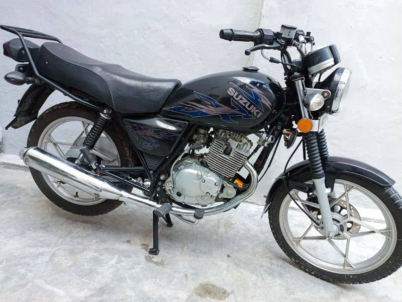 Suzuki GS 150 model 2021 black colour first owner documents complete 19