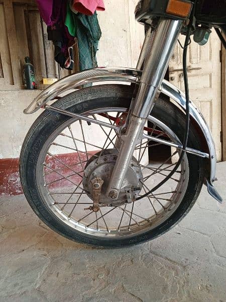 125 Honda 2017 model one hand usd only condition 10 by 9 4