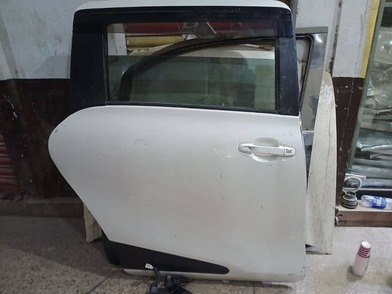 Toyota SIENTA parts available 1