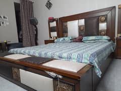 Bedset with Dressing & side tables