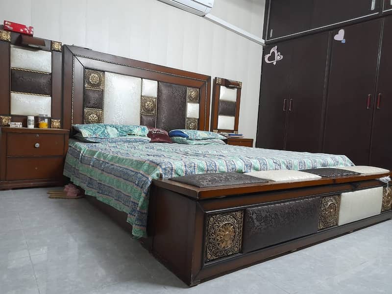 Bedset with Dressing & side tables 1