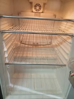 urgent sale fridge only serious buyer contact
