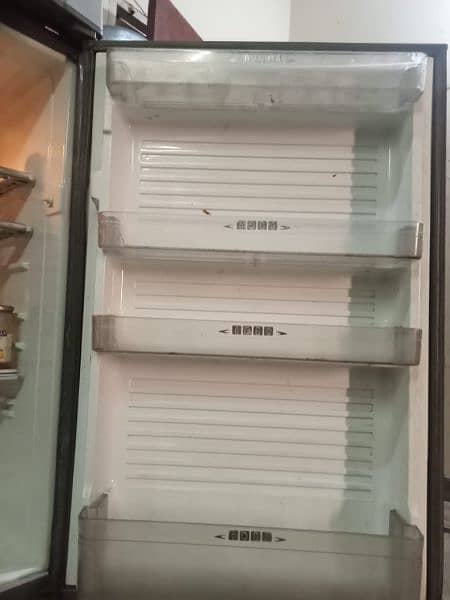 100% working fridge for sale 1