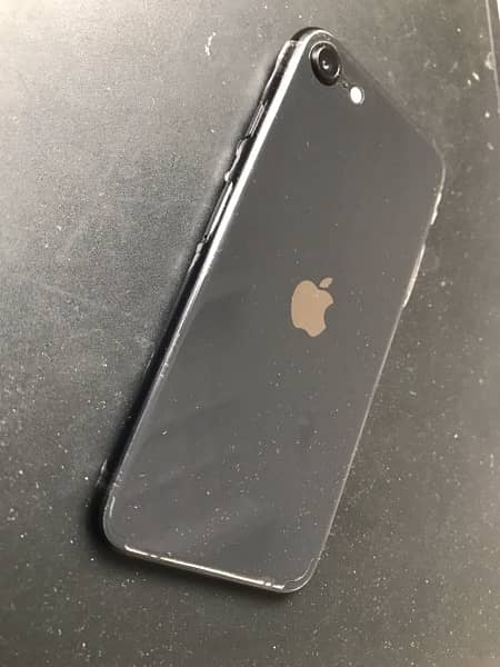 iPhone SE 2020 1