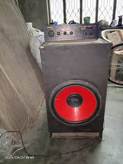 amplifir with speaker 0