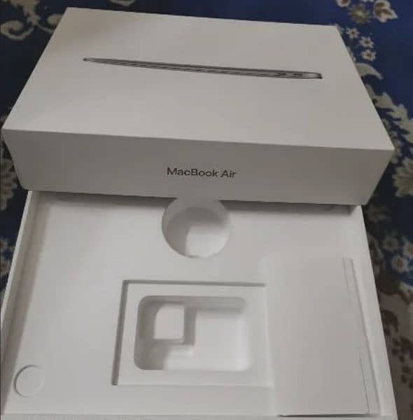 Macbook Air 2019,Retina display 13 inches, Core i5 16