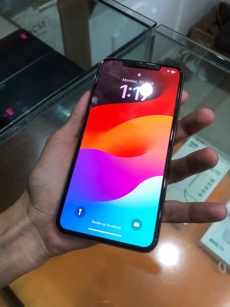I phone XS max approved 256 gb 86% health available 0
