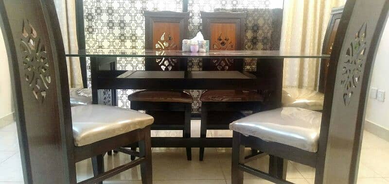 Dining Table / 6 seater dining table / wooden dining table 3