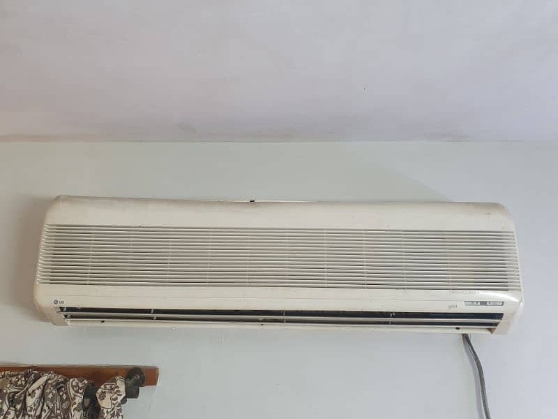 LG 2 ton Ac air conditioner 2