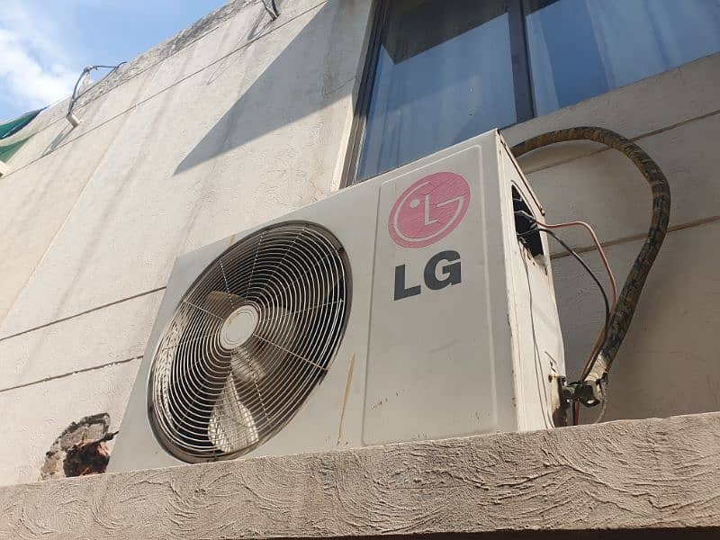 LG 2 ton Ac air conditioner 5