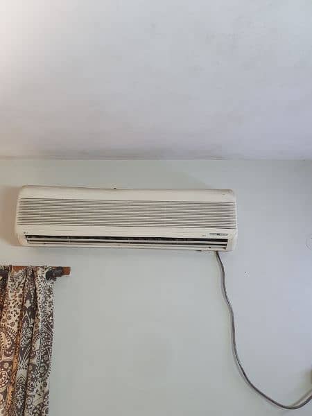 LG 2 ton Ac air conditioner 0