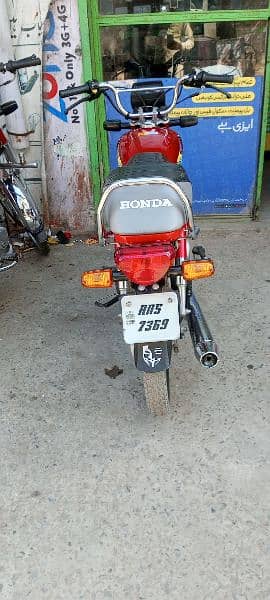 Honda CD 70 for sale red new condition 3