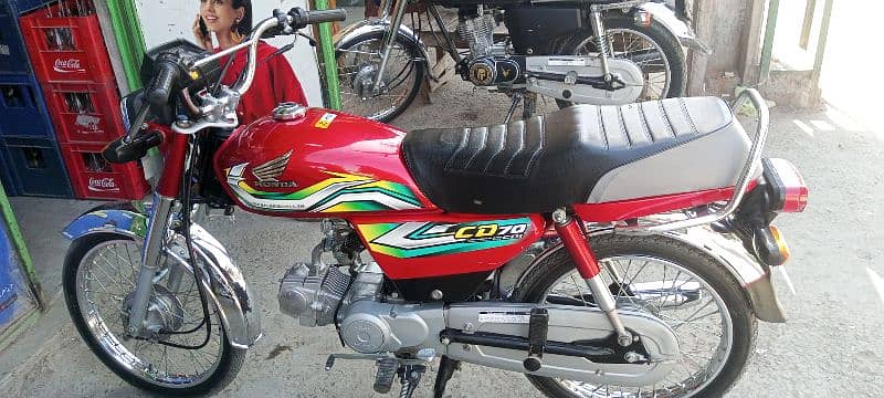 Honda CD 70 for sale red new condition 7