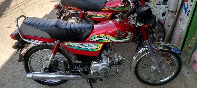 Honda CD 70 for sale red new condition 8
