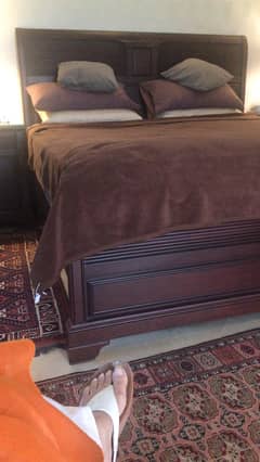 New Branded Bed Set Solid wood Shesham made.