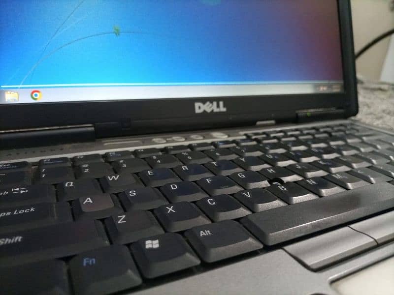 Dell Latitude D620 Laptop 1