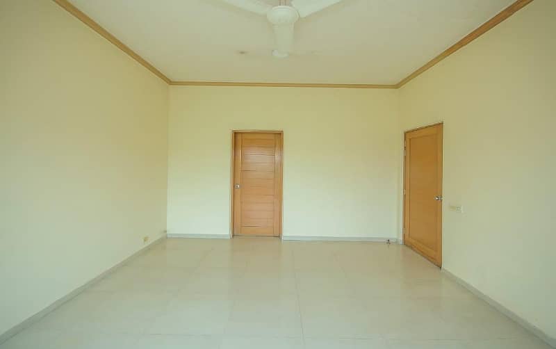 1 kanal Upper Portion For Rent In DHA Phase 4 Lahore 9