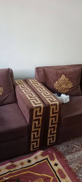 sofa set to sale on urgent basis 4