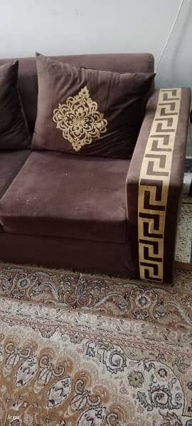 sofa set to sale on urgent basis 5