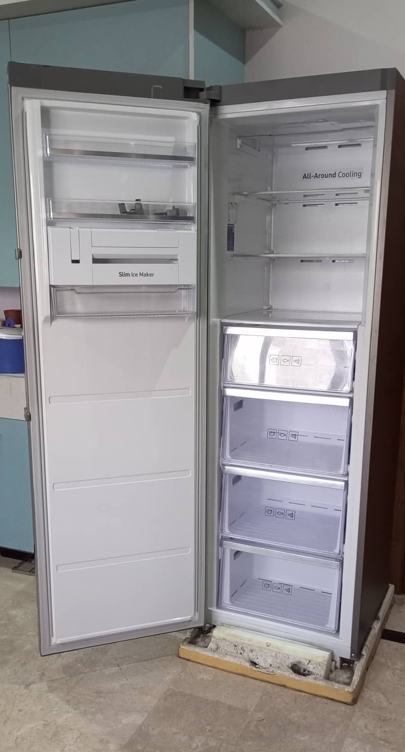 Up-right Samsung refrigerator for sale!! 3