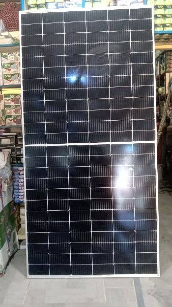 New Solar Panel Mono 550w 10 by 10 0