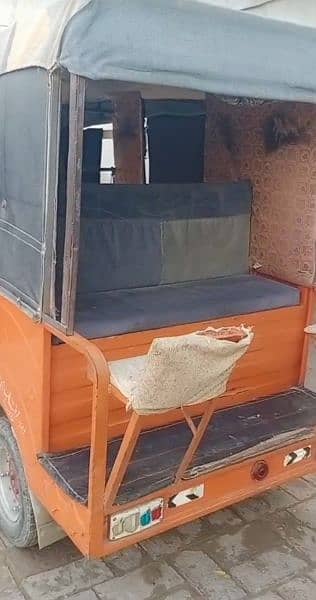 good condition 9 seater 3
