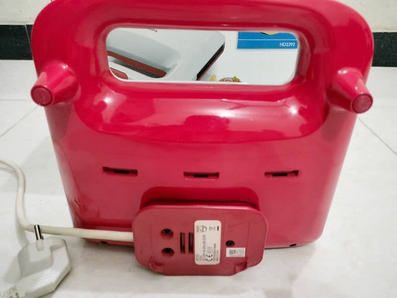 Philips sandwich maker in good condition 4