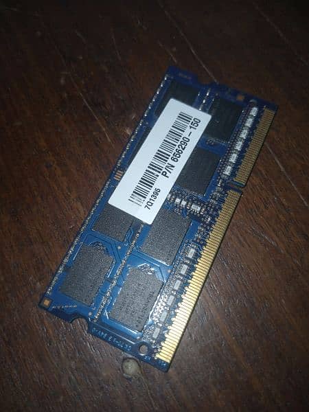 4GB 2Rx8 PC3-12800S (DDR3) 2